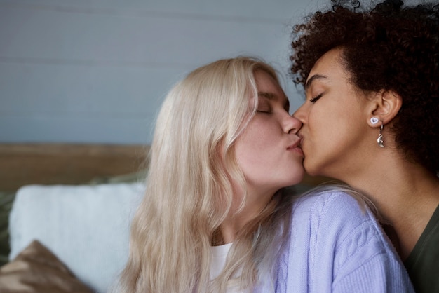 dontrell hall recommends Lesbian Seduction Wife