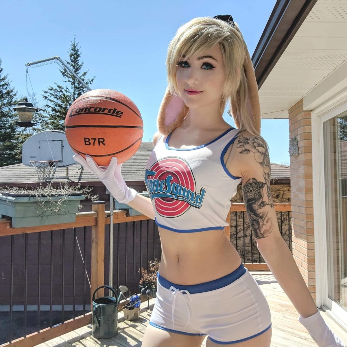 claire de castro recommends Lola Bunny Cosplay