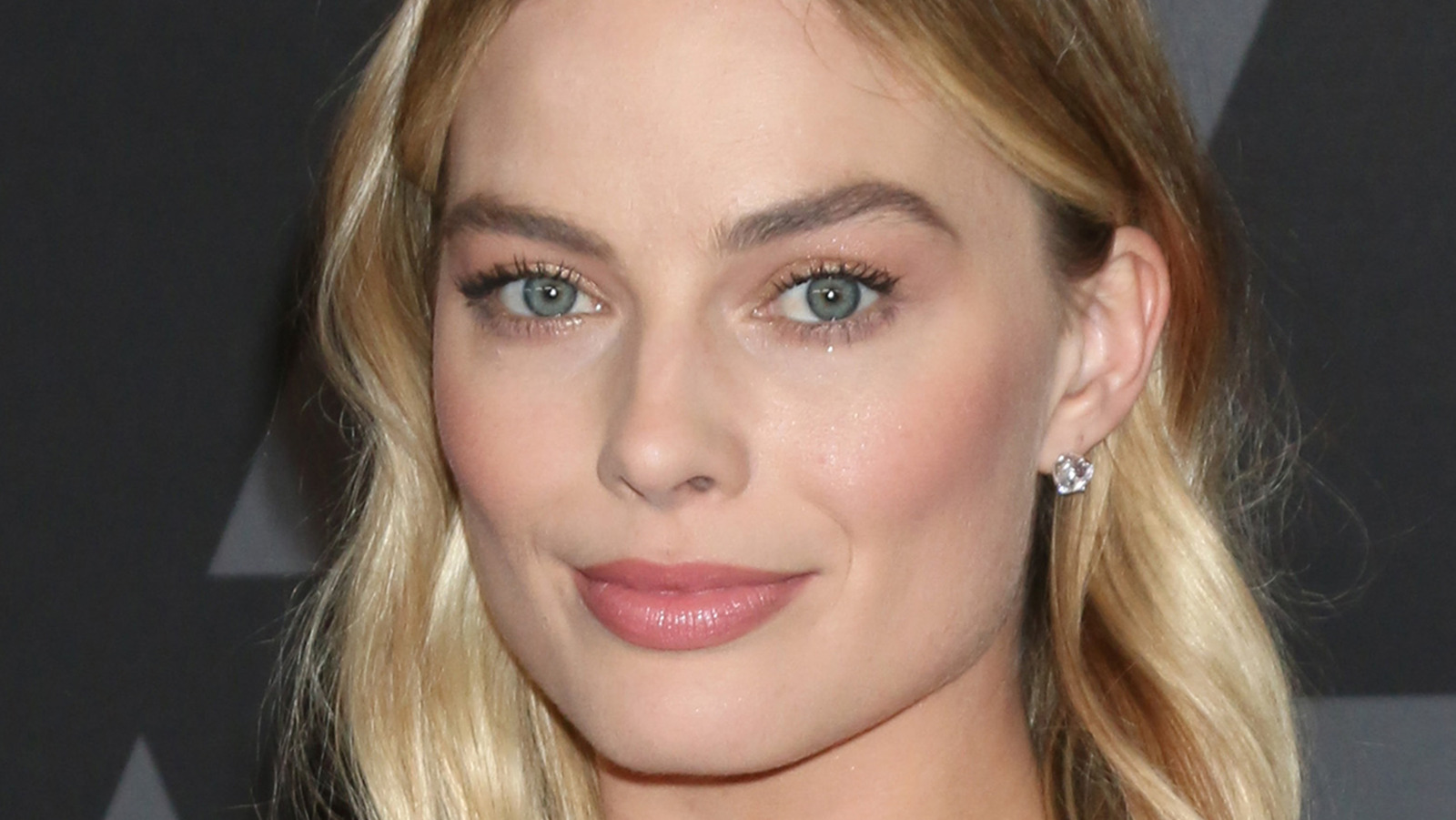 david bobby recommends margot robbie nude acene pic