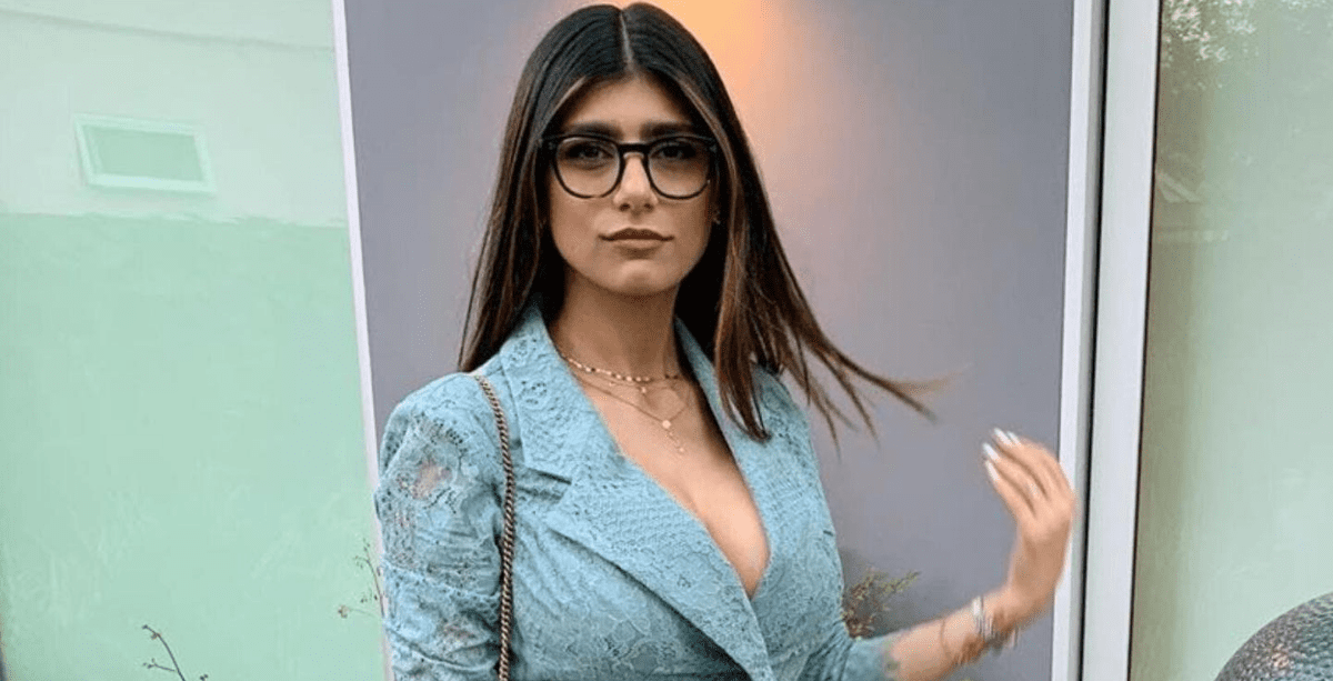 mia khalifa behind the scenes