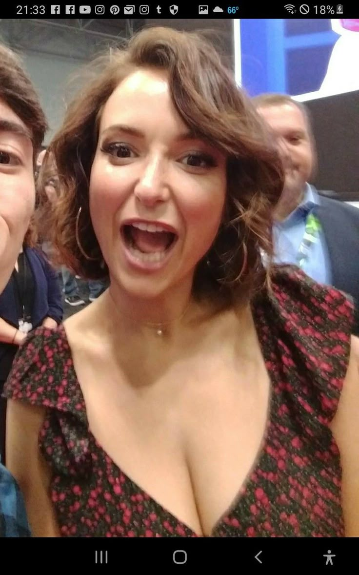 debbie shell recommends Milana Vayntrub Ass