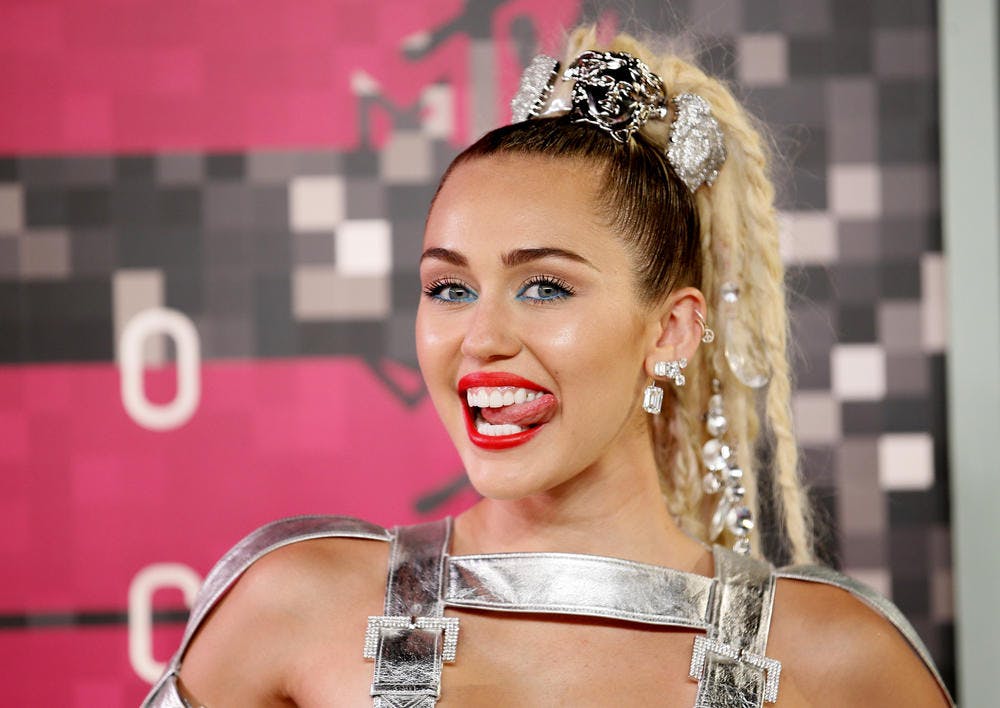 donna diver share miley cyrus pornostar photos