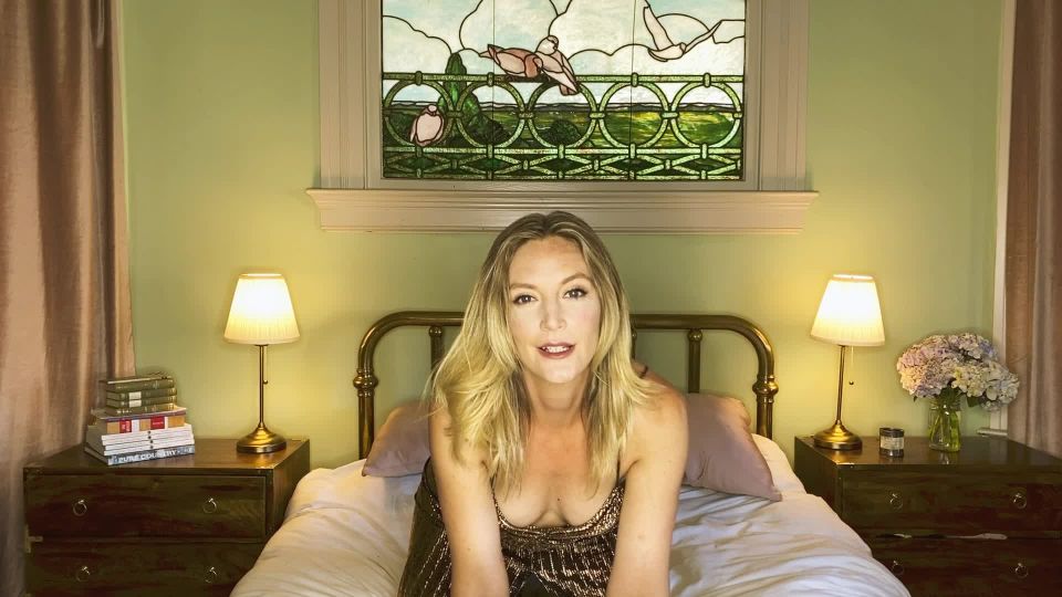 amy bomar recommends mona wales femdom pic