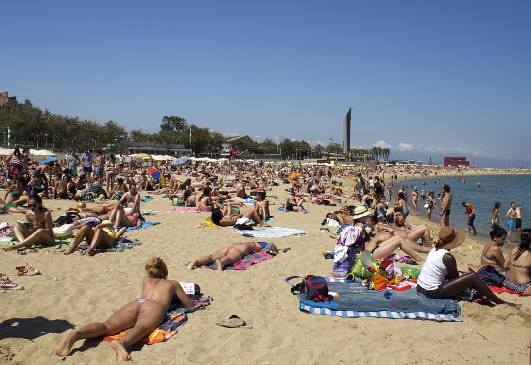 ahmad abusbeih add naked beach barcelona photo