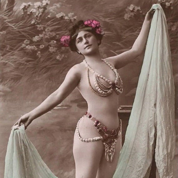 naked belly dancers