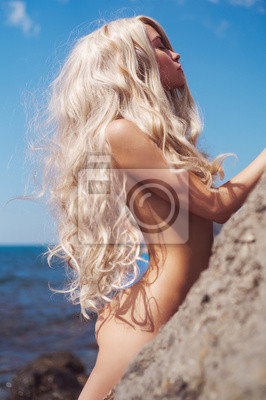 Nude Lady On The Beach latina webcam