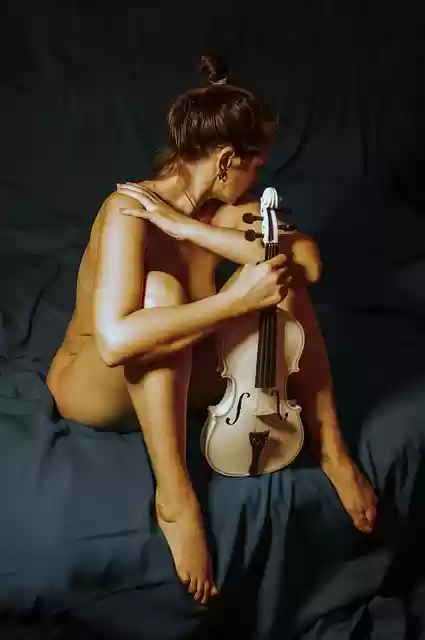 brett broadway recommends Nude Woman Playing The Violin