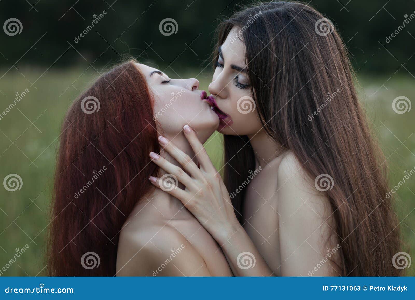 andrew oak add nude women kissing photo