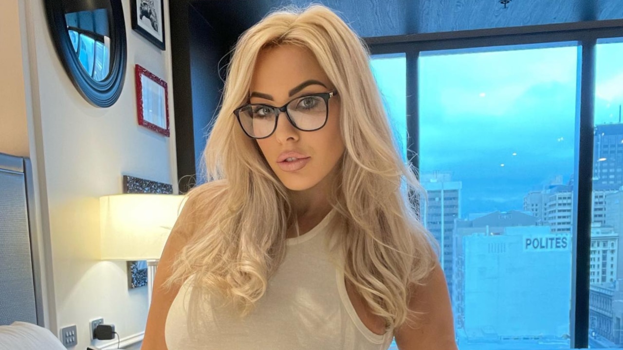 denisha miles share onlyfans glasses photos