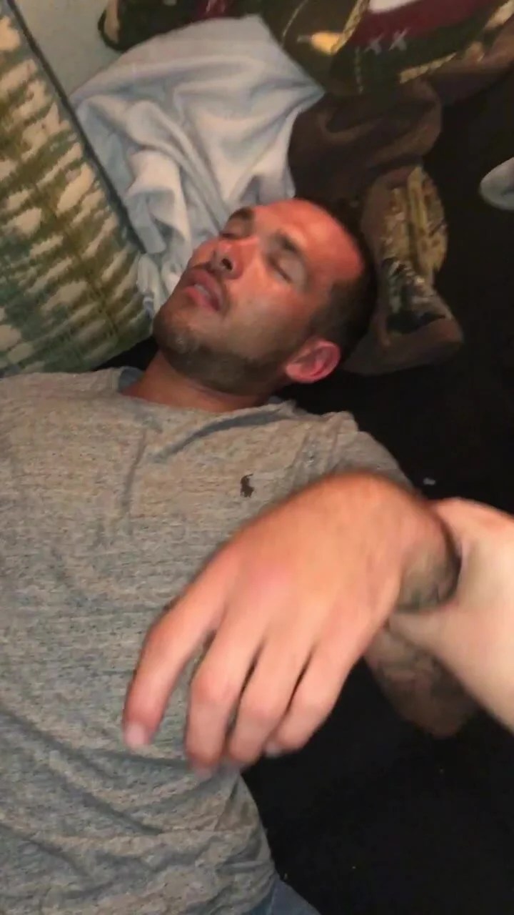 aaron guyett recommends Passed Out Bj