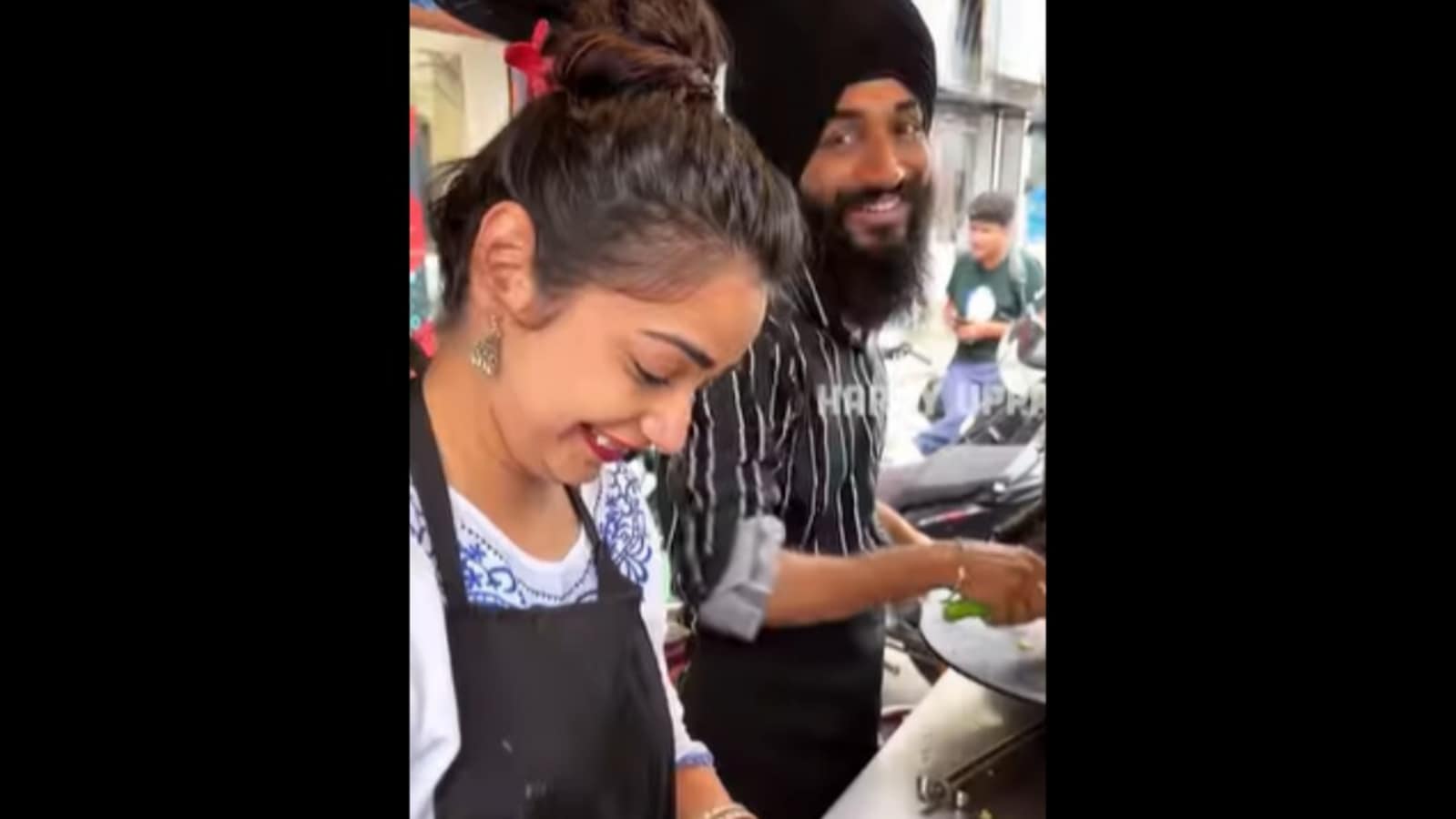 donovan troup recommends punjabi couple kulhad pizza viral video pic