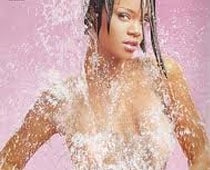 anna fortino share rihanna naked leaked photos