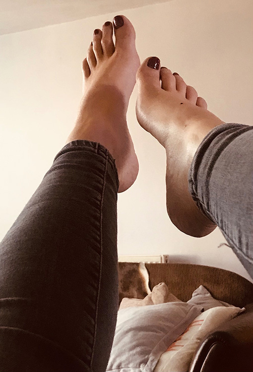 Stocking Feet Worship in nb