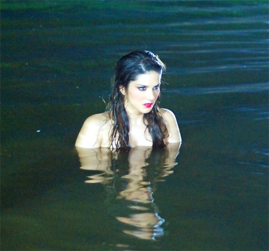 Best of Sunny leone bathing