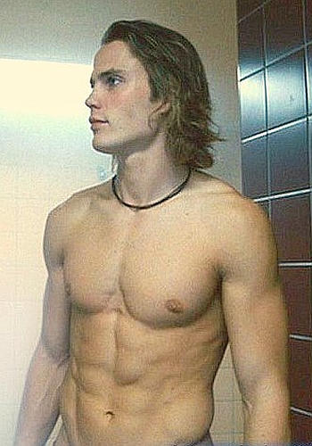 chris ogar recommends Taylor Kitsch Naked