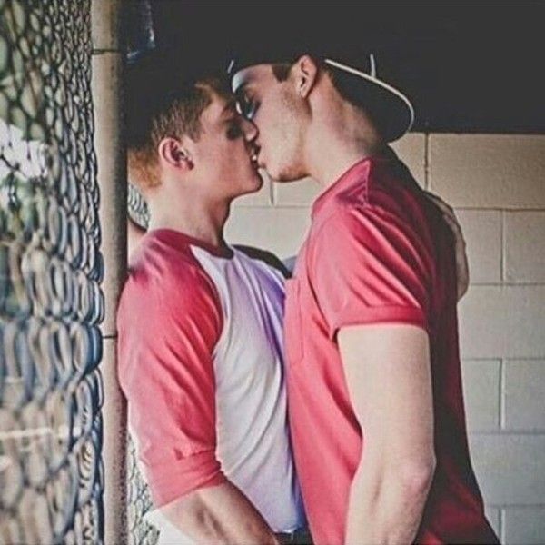 crown whun recommends tumblr men kissing pic